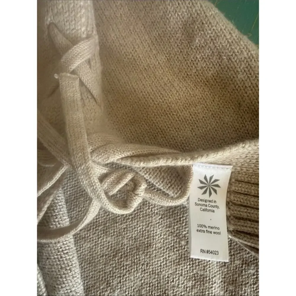 Athleta 100% Merino Wool Beige Sweater Crew Neck Long Sleeves Side Laces sz XL